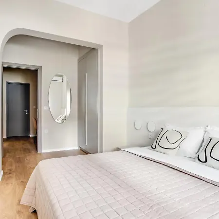 Sanders New Town Apartment *